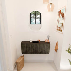 JOYA 103,2cm toiletmeubel ronding links + rechts kleur Shadow. Wastafel FAYE positie Midden 1 kraangat kleur Urban.