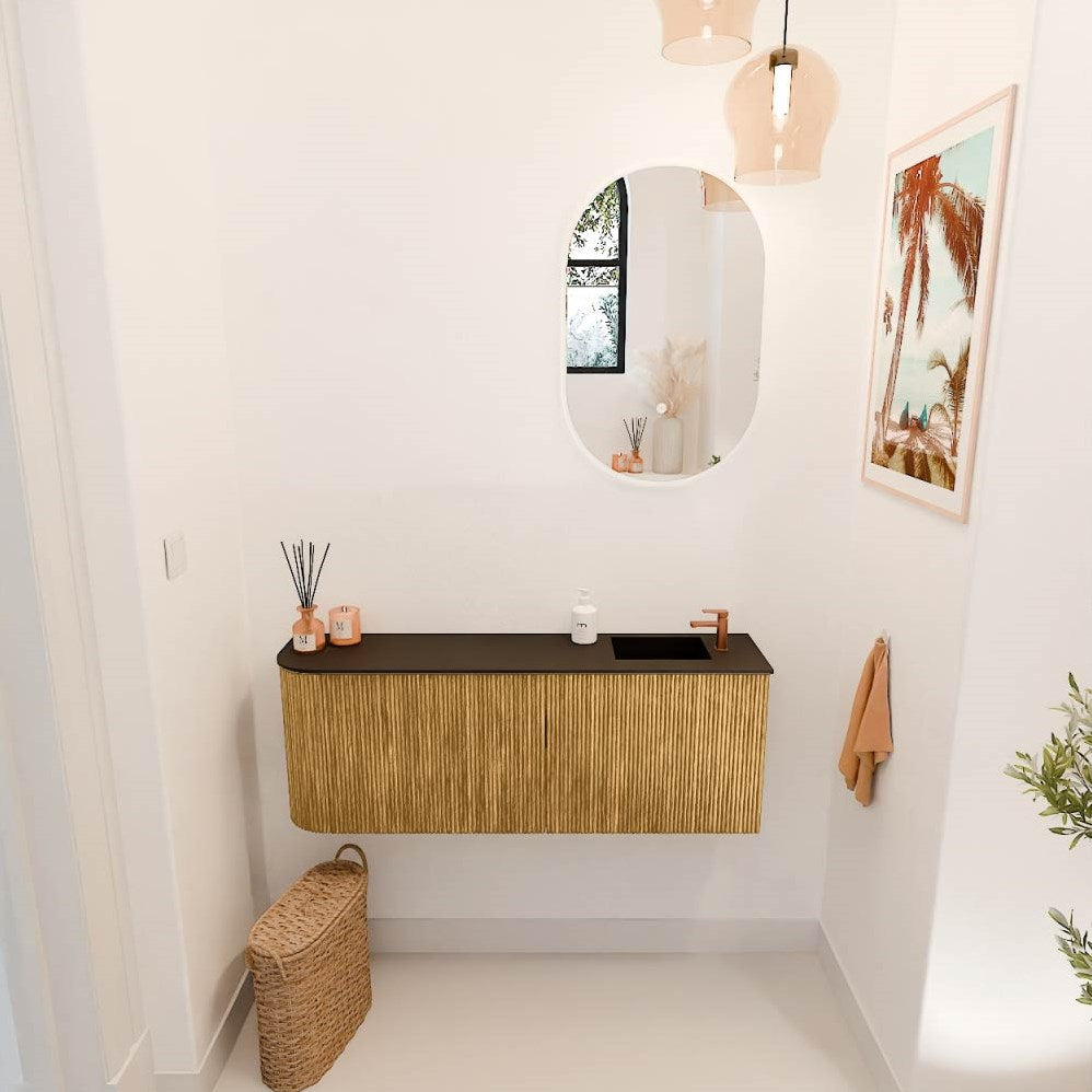 JOYA 111,6cm toiletmeubel ronding links kleur Oak. Wastafel FAYE positie Rechts 1 kraangat kleur Urban.