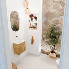 JOYA 40cm toiletmeubel kleur Oak. Wastafel FAYE positie Links Zonder kraangat kleur Talc.