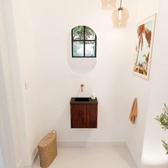 JOYA 40cm toiletmeubel kleur Ruby. Wastafel FAYE positie Links Zonder kraangat kleur Urban.