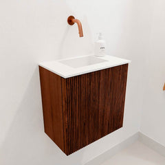 JOYA 40cm toiletmeubel kleur Ruby. Wastafel FAYE positie Midden Zonder kraangat kleur Talc.