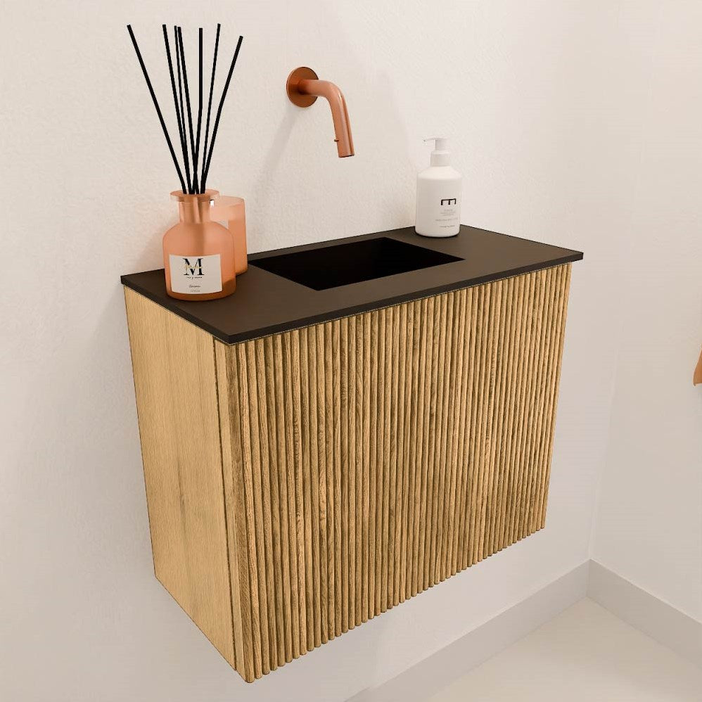 JOYA 50cm toiletmeubel kleur Oak. Wastafel FAYE positie Midden Zonder kraangat kleur Urban.