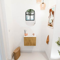 JOYA 50cm toiletmeubel kleur Oak. Wastafel FAYE positie Rechts 1 kraangat kleur Talc.