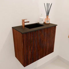 JOYA 50cm toiletmeubel kleur Ruby. Wastafel FAYE positie Links 1 kraangat kleur Urban.