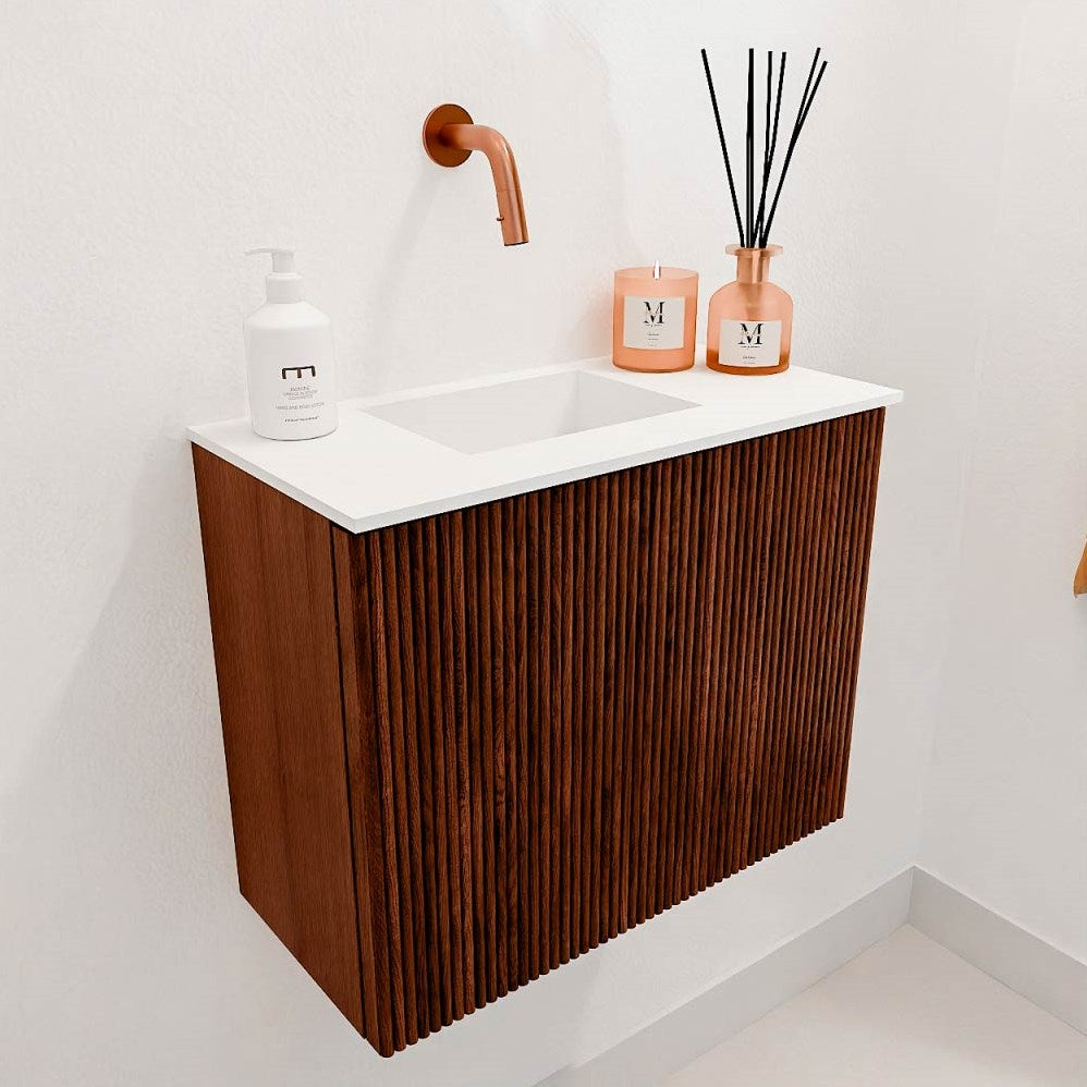 JOYA 50cm toiletmeubel kleur Ruby. Wastafel FAYE positie Links Zonder kraangat kleur Talc.