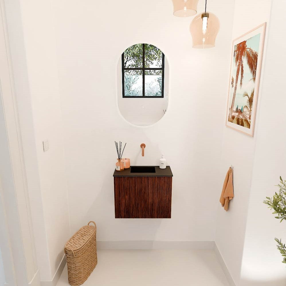 JOYA 50cm toiletmeubel kleur Ruby. Wastafel FAYE positie Midden Zonder kraangat kleur Urban.