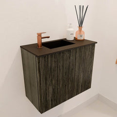 JOYA 50cm toiletmeubel kleur Shadow. Wastafel FAYE positie Links 1 kraangat kleur Urban.