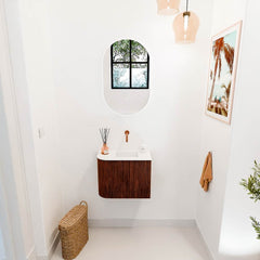JOYA 51,6cm toiletmeubel ronding links kleur Ruby. Wastafel FAYE positie Rechts Zonder kraangat kleur Talc.