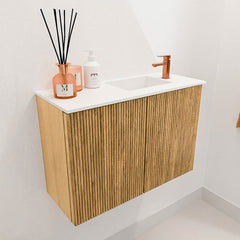 JOYA 60cm toiletmeubel kleur Oak. Wastafel FAYE positie Rechts 1 kraangat kleur Talc.