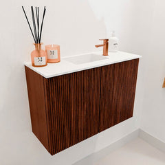 JOYA 60cm toiletmeubel kleur Ruby. Wastafel FAYE positie Midden 1 kraangat kleur Talc.