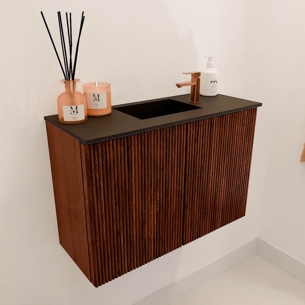 JOYA 60cm toiletmeubel kleur Ruby. Wastafel FAYE positie Midden 1 kraangat kleur Urban.