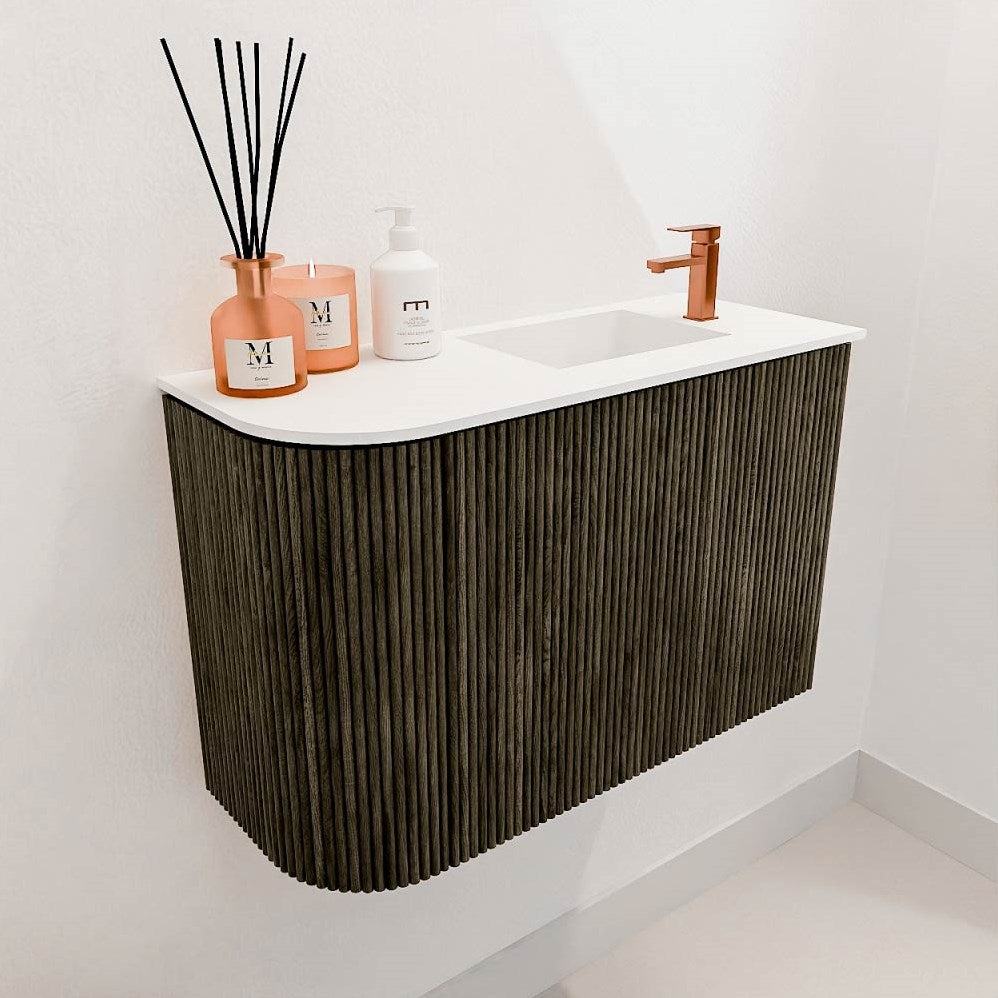 JOYA 61,6cm toiletmeubel ronding links kleur Shadow. Wastafel FAYE positie Rechts 1 kraangat kleur Talc.