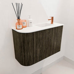 JOYA 61,6cm toiletmeubel ronding links kleur Shadow. Wastafel FAYE positie Rechts 1 kraangat kleur Talc.
