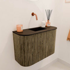 JOYA 63,2cm toiletmeubel ronding links + rechts kleur Dusk. Wastafel FAYE positie Midden Zonder kraangat kleur Urban.