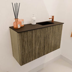 JOYA 70cm toiletmeubel kleur Dusk. Wastafel FAYE positie Rechts 1 kraangat kleur Urban.