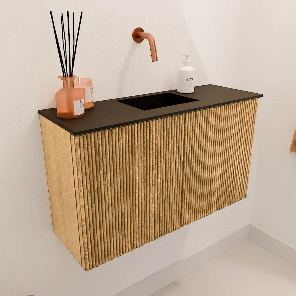 JOYA 70cm toiletmeubel kleur Oak. Wastafel FAYE positie Midden Zonder kraangat kleur Urban.