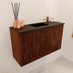 JOYA 70cm toiletmeubel kleur Ruby. Wastafel FAYE positie Midden 1 kraangat kleur Urban.