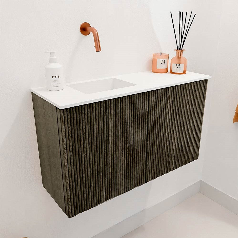 JOYA 70cm toiletmeubel kleur Shadow. Wastafel FAYE positie Links Zonder kraangat kleur Talc.
