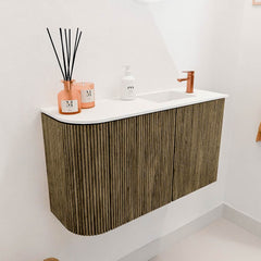 JOYA 71,6cm toiletmeubel ronding links kleur Dusk. Wastafel FAYE positie Rechts 1 kraangat kleur Talc.