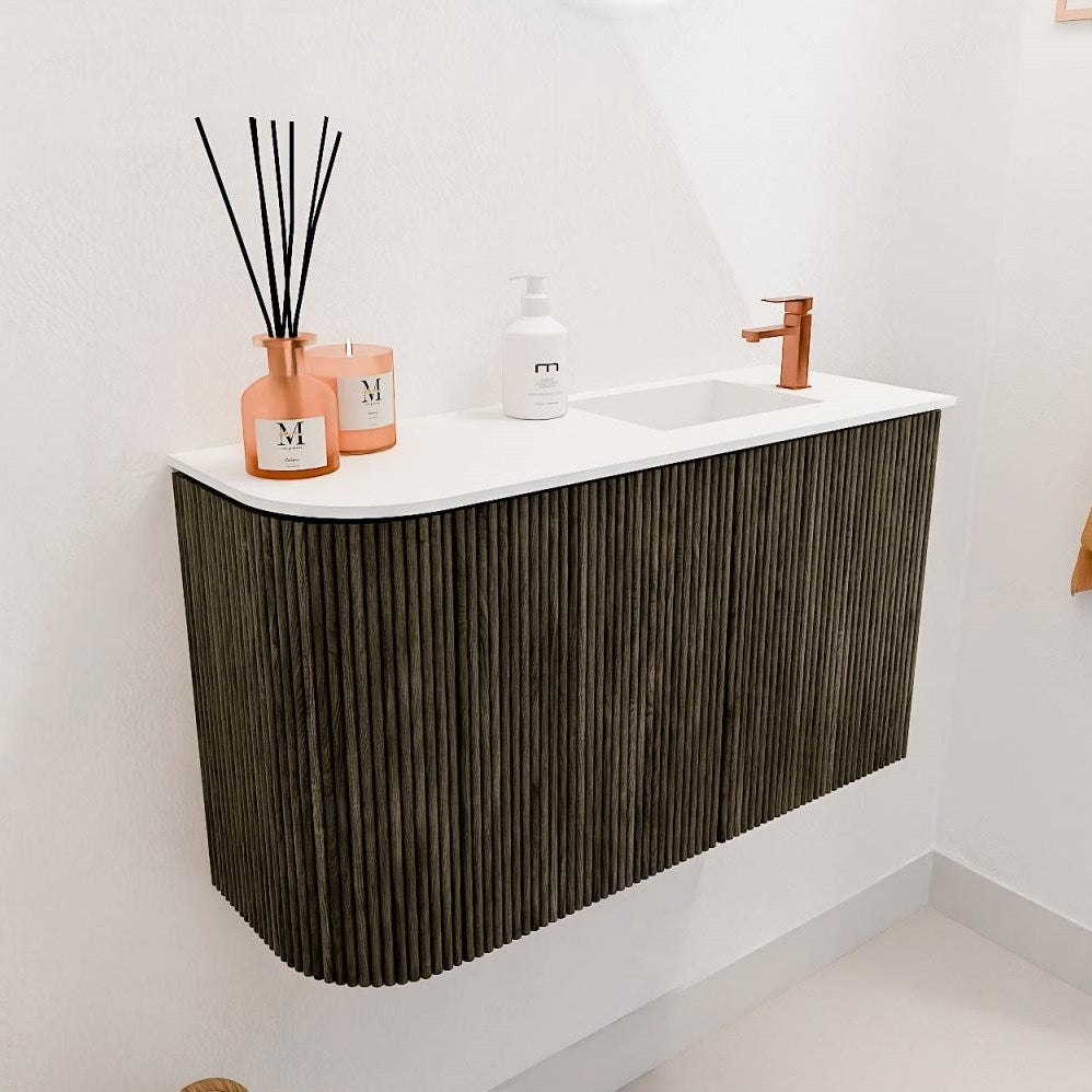 JOYA 71,6cm toiletmeubel ronding links kleur Shadow. Wastafel FAYE positie Rechts 1 kraangat kleur Talc.