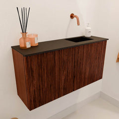 JOYA 80cm toiletmeubel kleur Ruby. Wastafel FAYE positie Rechts Zonder kraangat kleur Urban.