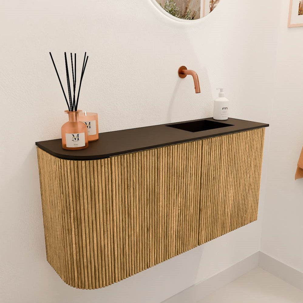JOYA 81,6cm toiletmeubel ronding links kleur Oak. Wastafel FAYE positie Rechts Zonder kraangat kleur Urban.