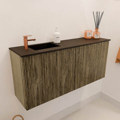 JOYA 90cm toiletmeubel kleur Dusk. Wastafel FAYE positie Links 1 kraangat kleur Urban.