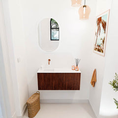 JOYA 90cm toiletmeubel kleur Ruby. Wastafel FAYE positie Links Zonder kraangat kleur Talc.