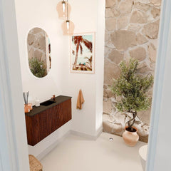 JOYA 90cm toiletmeubel kleur Ruby. Wastafel FAYE positie Midden 1 kraangat kleur Urban.