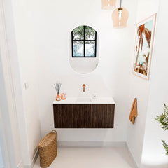 JOYA 90cm toiletmeubel kleur Walnut. Wastafel FAYE positie Midden Zonder kraangat kleur Talc.