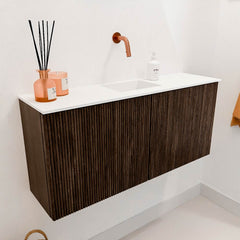 JOYA 90cm toiletmeubel kleur Walnut. Wastafel FAYE positie Midden Zonder kraangat kleur Talc.