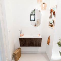 JOYA 90cm toiletmeubel kleur Walnut. Wastafel FAYE positie Rechts 1 kraangat kleur Talc.