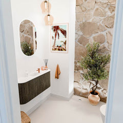 JOYA 93,2cm toiletmeubel ronding links + rechts kleur Shadow. Wastafel FAYE positie Midden 1 kraangat kleur Talc.