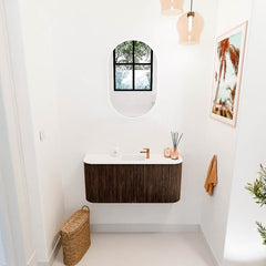 JOYA 93,2cm toiletmeubel ronding links + rechts kleur Walnut. Wastafel FAYE positie Midden 1 kraangat kleur Talc.