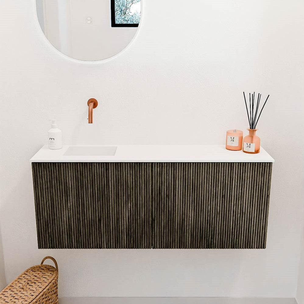 JOYA 100cm toiletmeubel kleur Shadow. Wastafel FAYE positie Links Zonder kraangat kleur Talc.