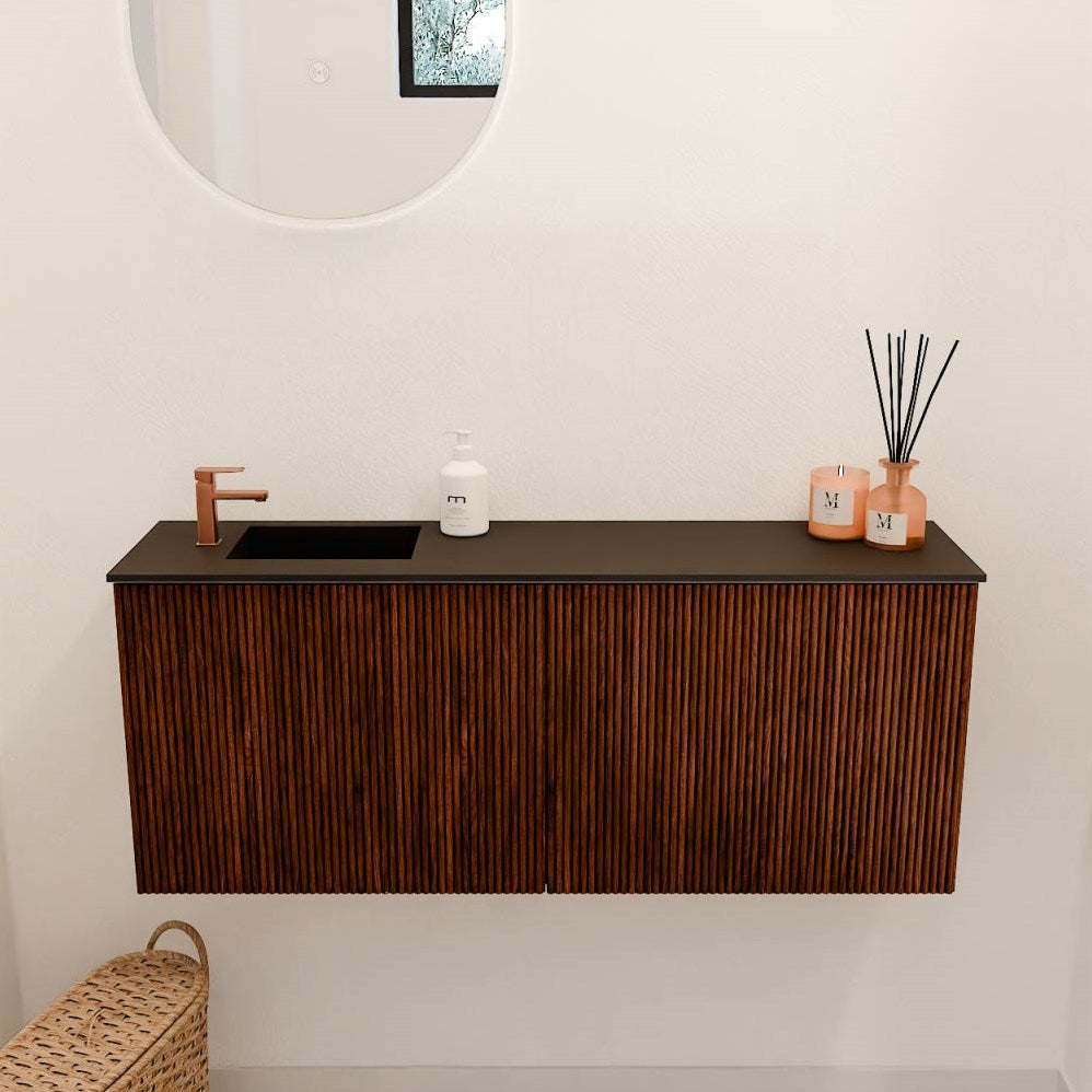 JOYA 100cm toiletmeubel kleur Ruby. Wastafel FAYE positie Links 1 kraangat kleur Urban.