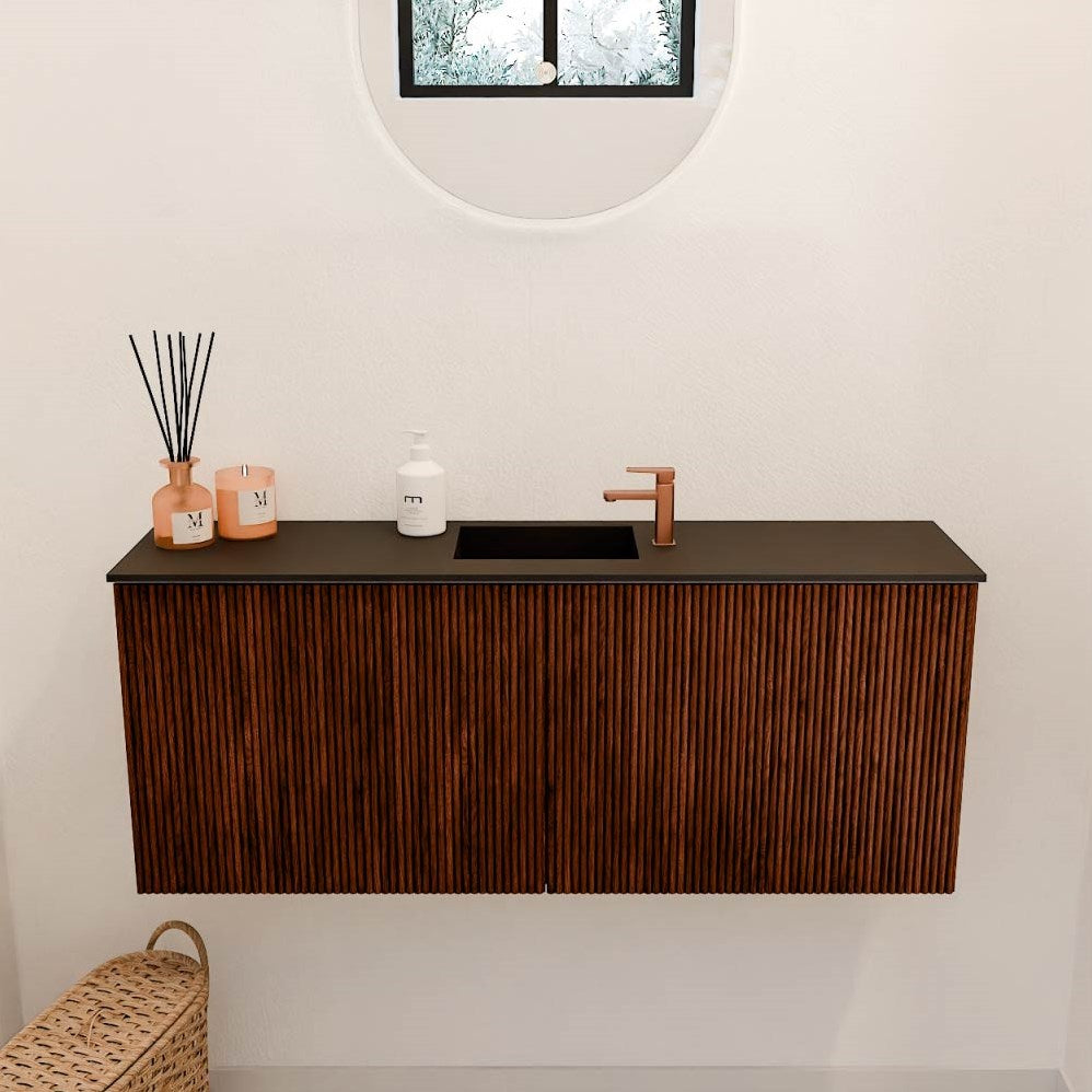 JOYA 100cm toiletmeubel kleur Ruby. Wastafel FAYE positie Midden 1 kraangat kleur Urban.