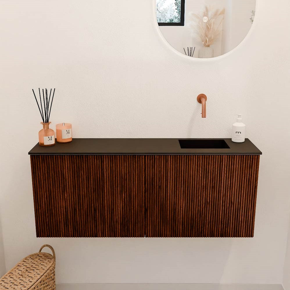 JOYA 100cm toiletmeubel kleur Ruby. Wastafel FAYE positie Rechts Zonder kraangat kleur Urban.