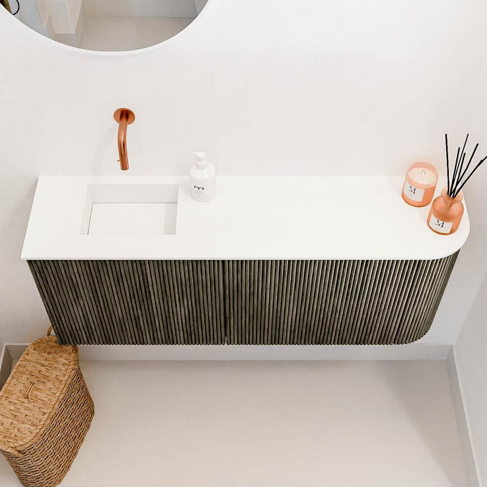 JOYA 101,6cm toiletmeubel ronding rechts kleur Shadow. Wastafel FAYE positie Links Zonder kraangat kleur Talc.