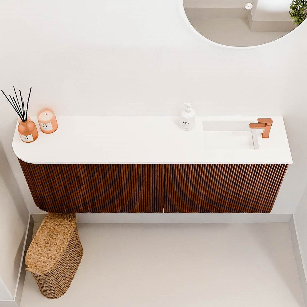 JOYA 111,6cm toiletmeubel ronding links kleur Ruby. Wastafel FAYE positie Rechts 1 kraangat kleur Talc.