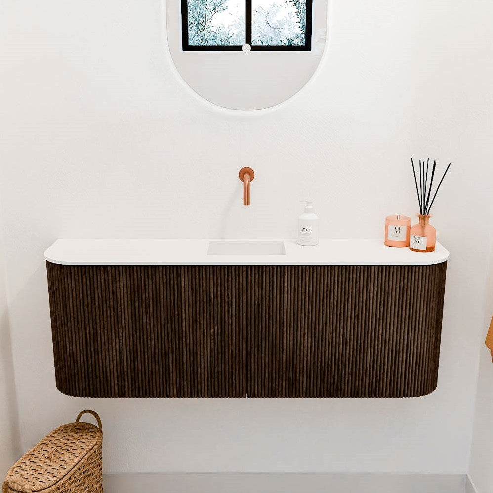 JOYA 113,2cm toiletmeubel ronding links + rechts kleur Walnut. Wastafel FAYE positie Midden Zonder kraangat kleur Talc.