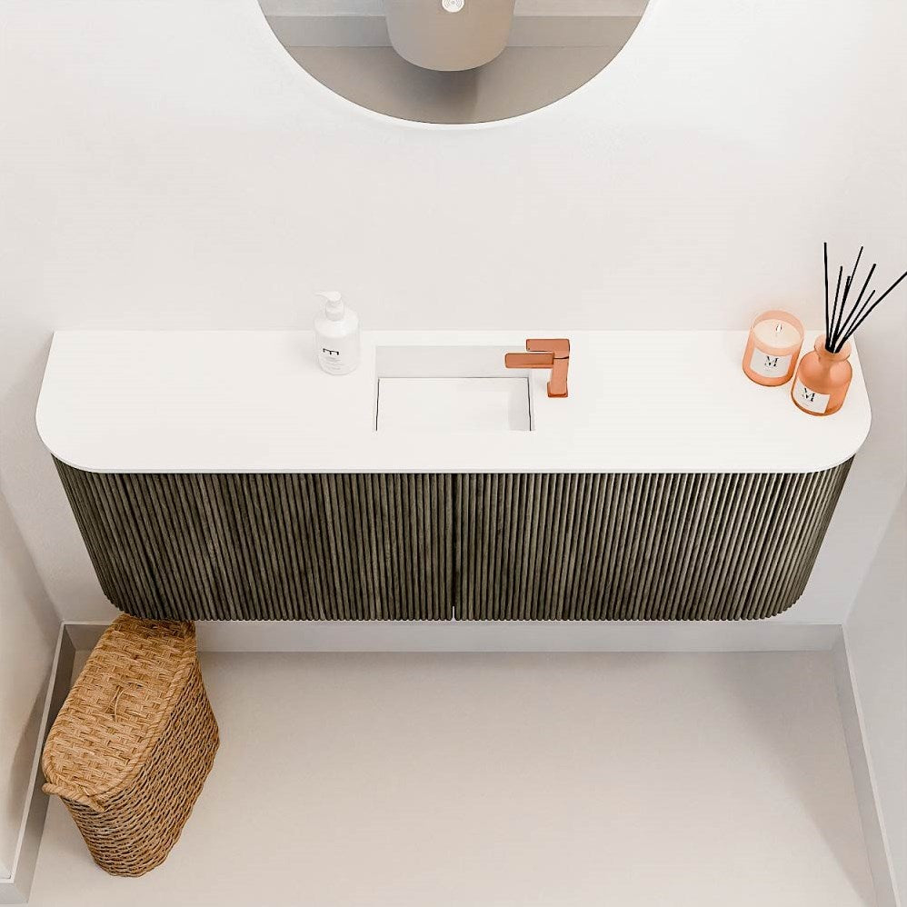 JOYA 113,2cm toiletmeubel ronding links + rechts kleur Shadow. Wastafel FAYE positie Midden 1 kraangat kleur Talc.
