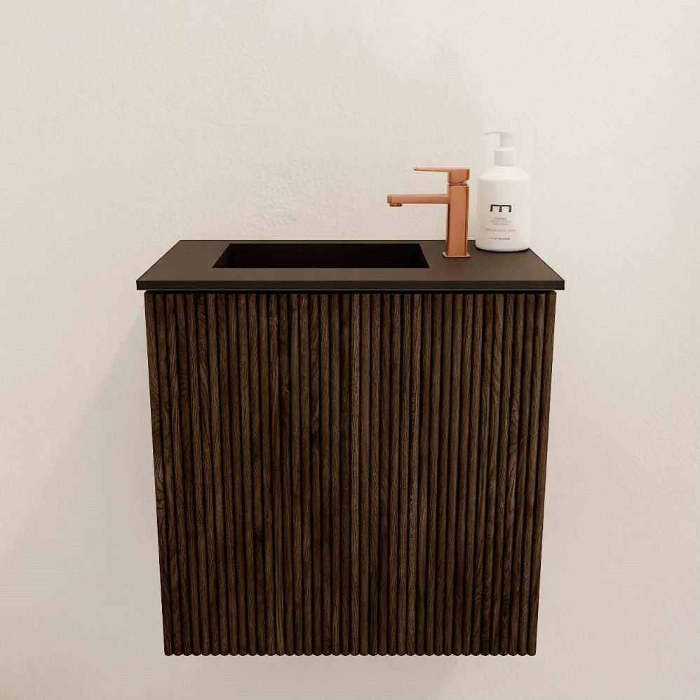 JOYA 40cm toiletmeubel kleur Walnut. Wastafel FAYE positie Links 1 kraangat kleur Urban