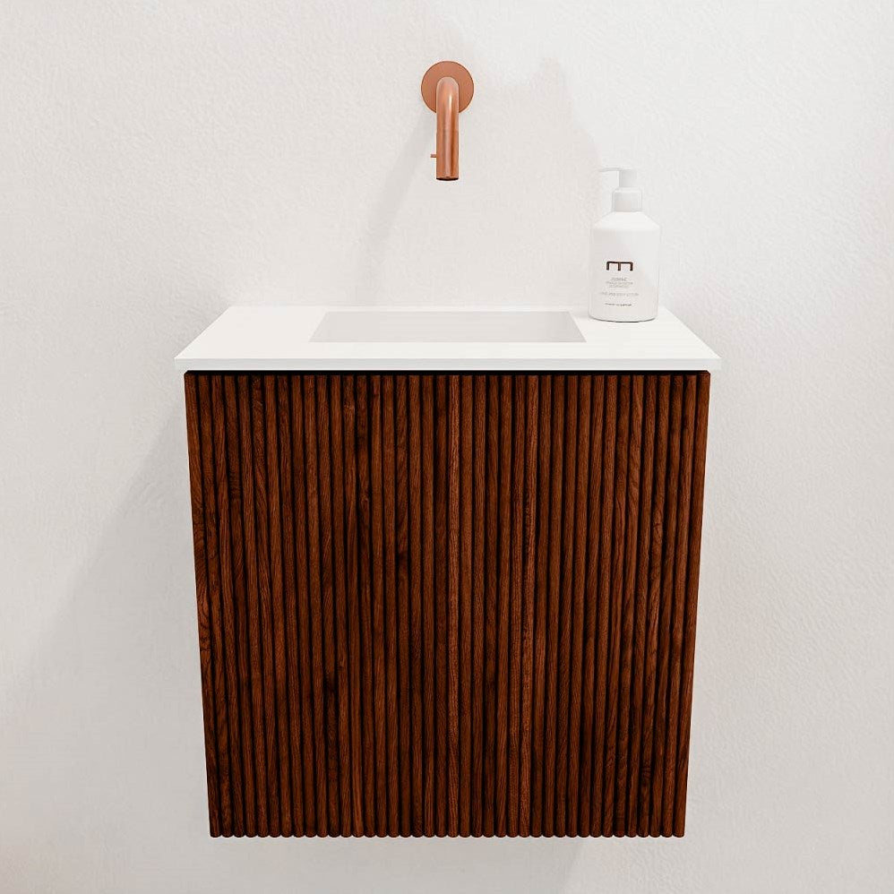 JOYA 40cm toiletmeubel kleur Ruby. Wastafel FAYE positie Midden Zonder kraangat kleur Talc.
