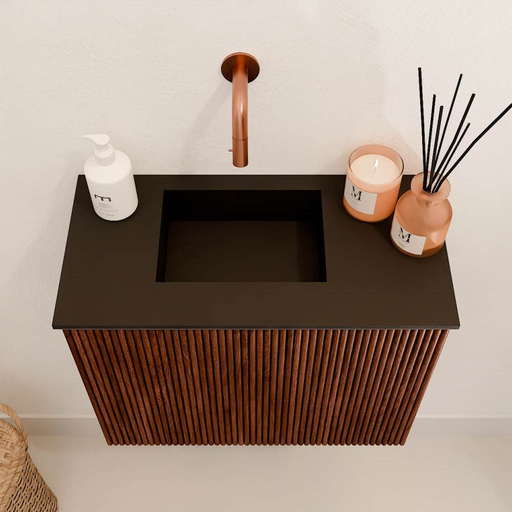 JOYA 50cm toiletmeubel kleur Ruby. Wastafel FAYE positie Links Zonder kraangat kleur Urban.