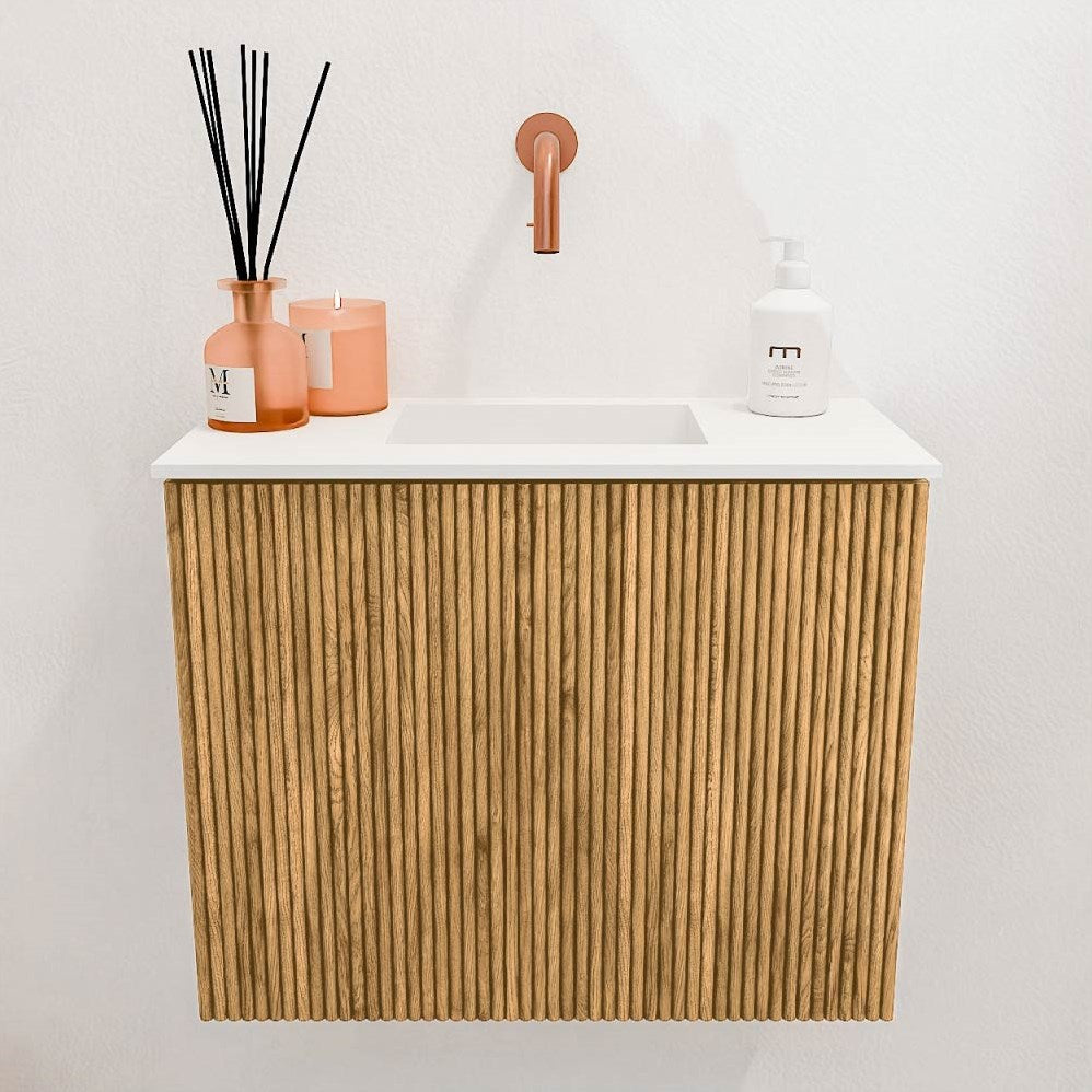 JOYA 50cm toiletmeubel kleur Oak. Wastafel FAYE positie Midden Zonder kraangat kleur Talc.