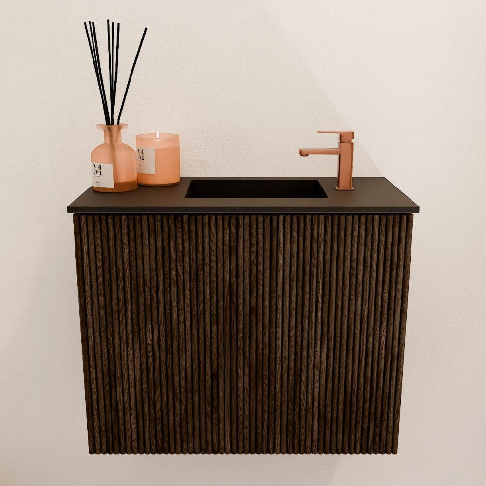 JOYA 50cm toiletmeubel kleur Walnut. Wastafel FAYE positie Rechts 1 kraangat kleur Urban