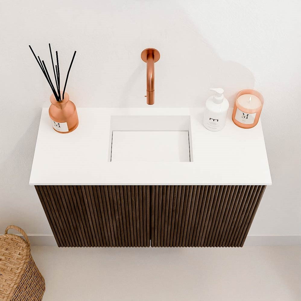JOYA 60cm toiletmeubel kleur Walnut. Wastafel FAYE positie Midden Zonder kraangat kleur Talc.