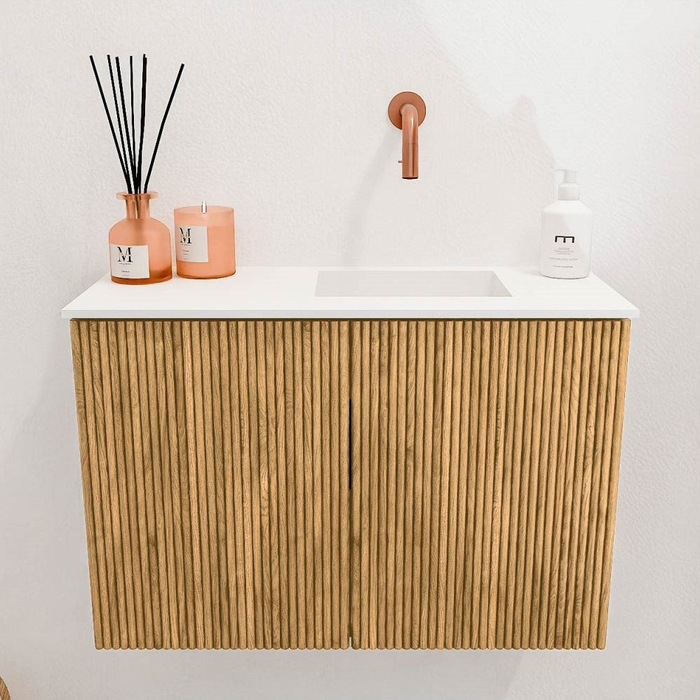 JOYA 60cm toiletmeubel kleur Oak. Wastafel FAYE positie Rechts Zonder kraangat kleur Talc.