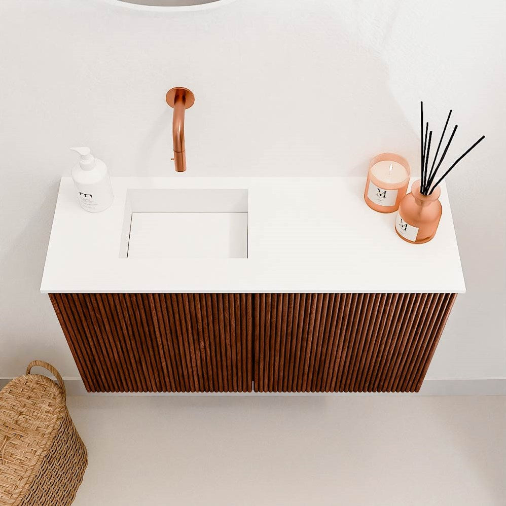 JOYA 70cm toiletmeubel kleur Ruby. Wastafel FAYE positie Links Zonder kraangat kleur Talc.